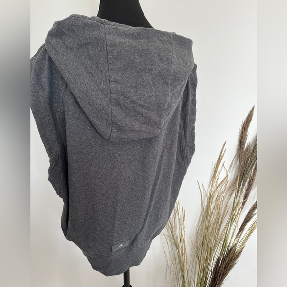 NOT AVAILABLE Adidad by Stella Mcartney oversized Gray Sleeveless Hoodie Vest - Picture 3 of 7